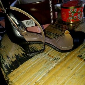 Bandolino Bomadia healed sandals